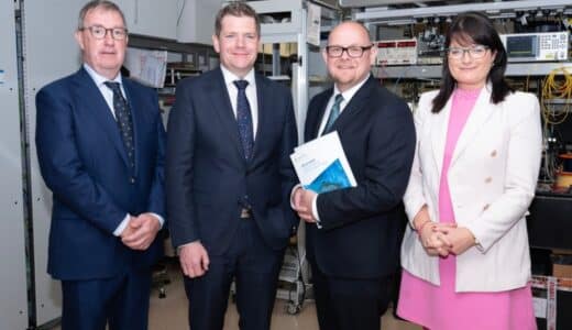 アイルランド、国家半導体戦略「シリコンアイランド」を始動